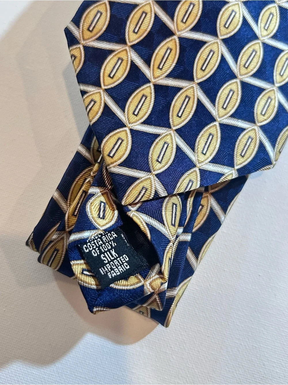 N.E.O. Bill Blass Men’s 100% Silk Tie Navy Gold Geometric Necktie